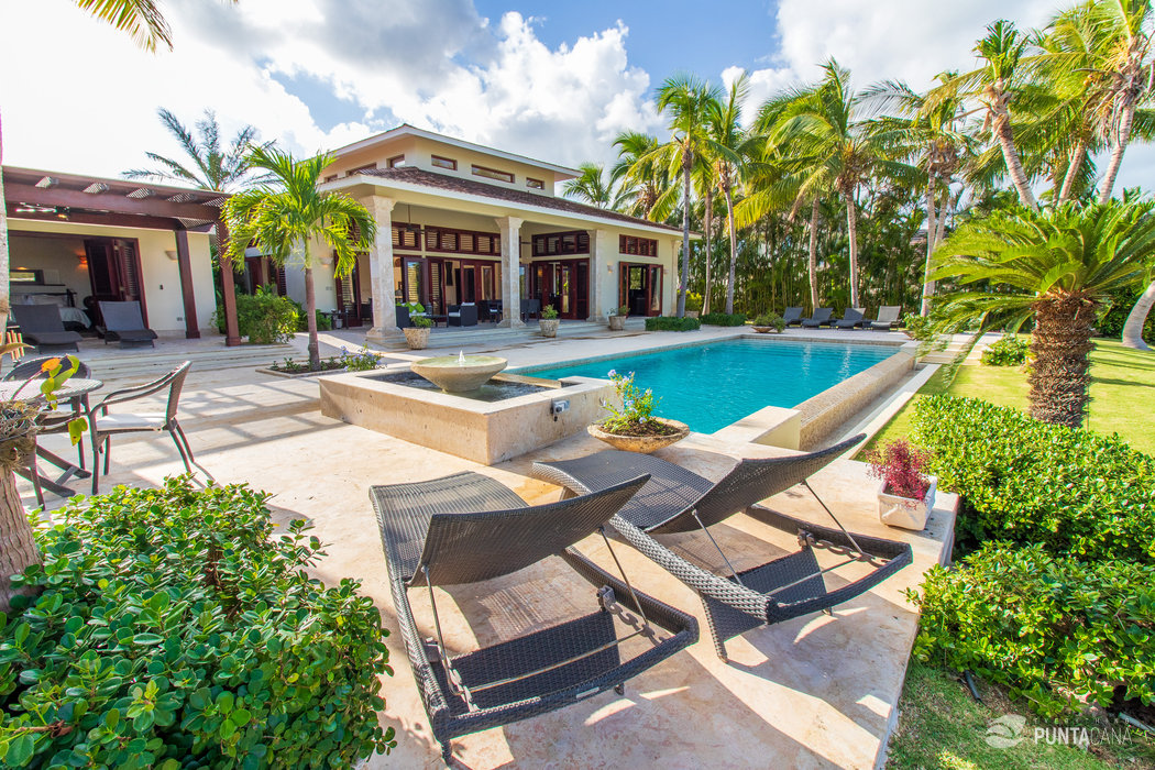 Real Estate Photography + – Spanish - Hospitality Management in Punta Cana